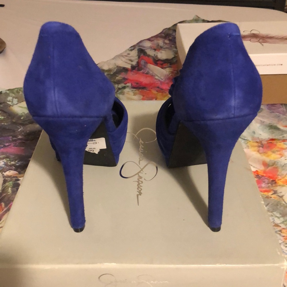 Heels - Picture 2 of 3